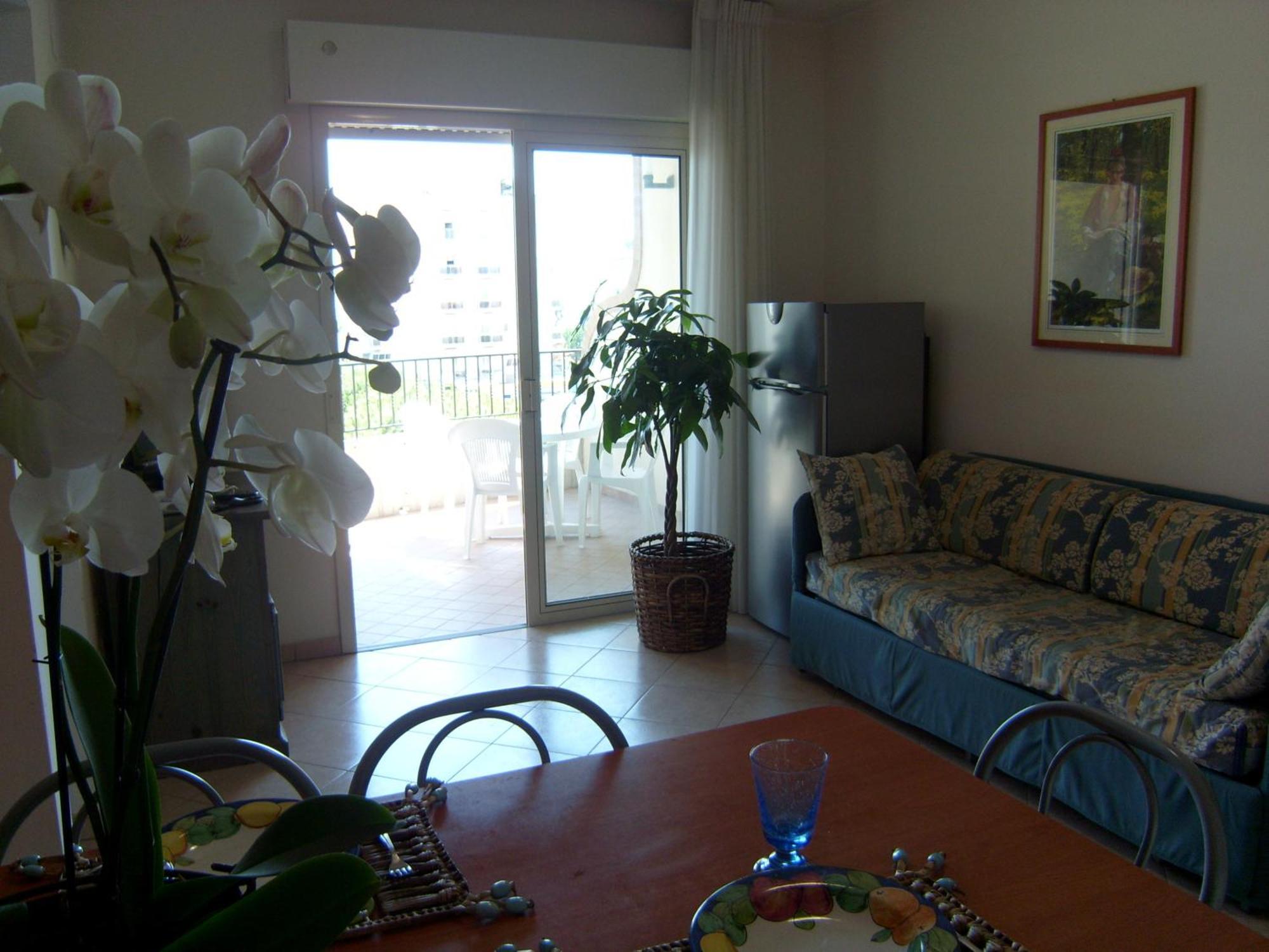 Residence Torre Del Mar Алба Адриатика Стая снимка